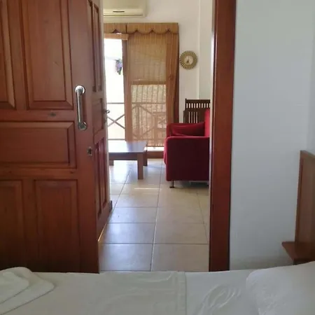 Διαμέρισμα Comfortable Apart 2 Min Walk To Beach With Wonderful View Golturkbuku